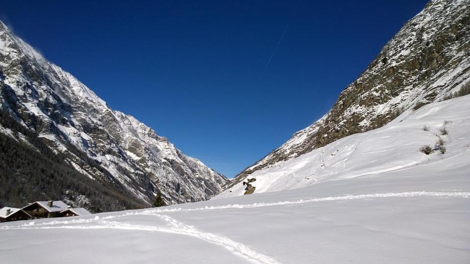 Aosta Stunning Panoramic Views From Modern Two Bedroom Apartment Exterior photo
